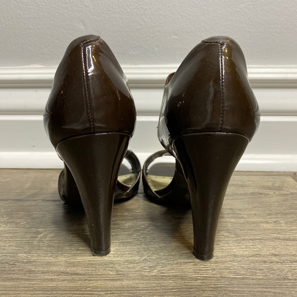 5 for $40💅BCBG Paris Brown Patent Leather Heeled Sandals - Picture 5 of 8